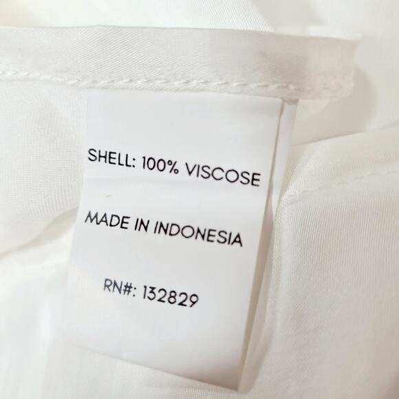 Lovers and Friends Alaric Short in White large - Picture 6 of 7